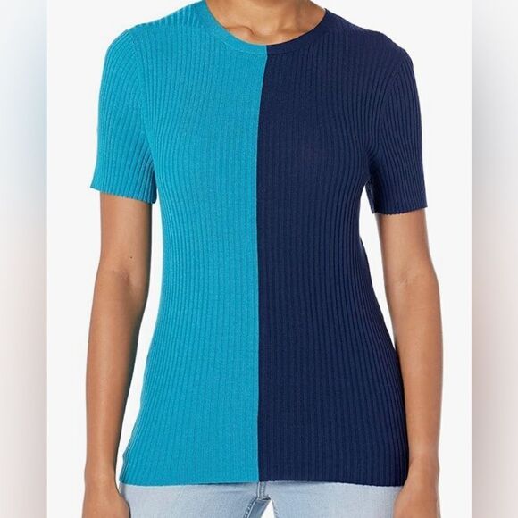 Trina Turk Women's Vivika 1 Crew Neck Top NWT Size M - Picture 1 of 9